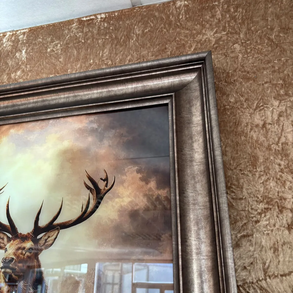 A magnificent large framed wildlife picture depict - Image 3