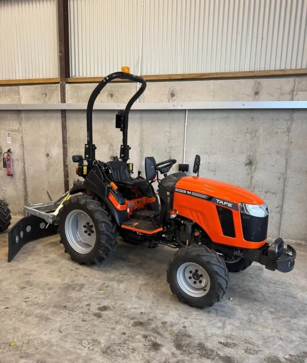 Tafe 6028M Tractor - Image 4