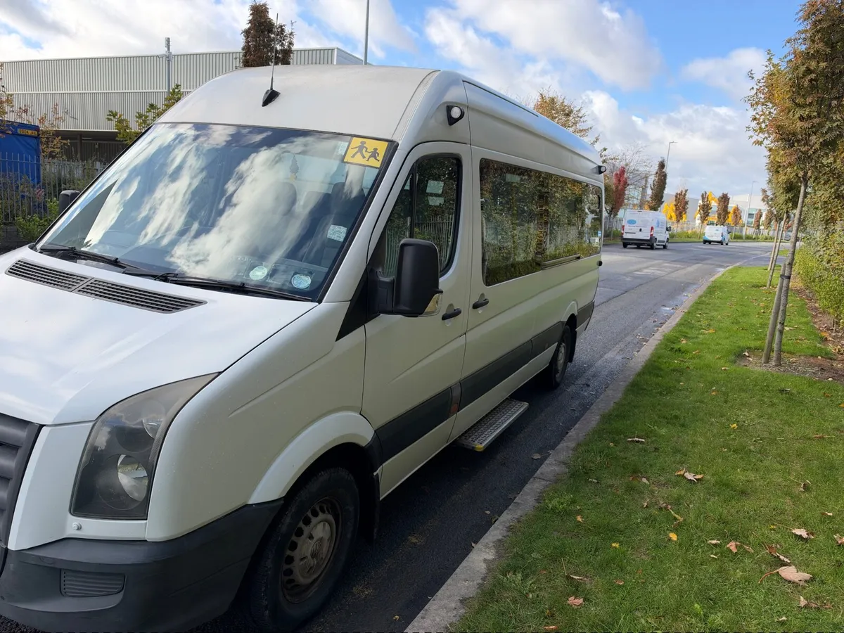 Volkswagen Crafter 2010 8 passenger seats - Image 4