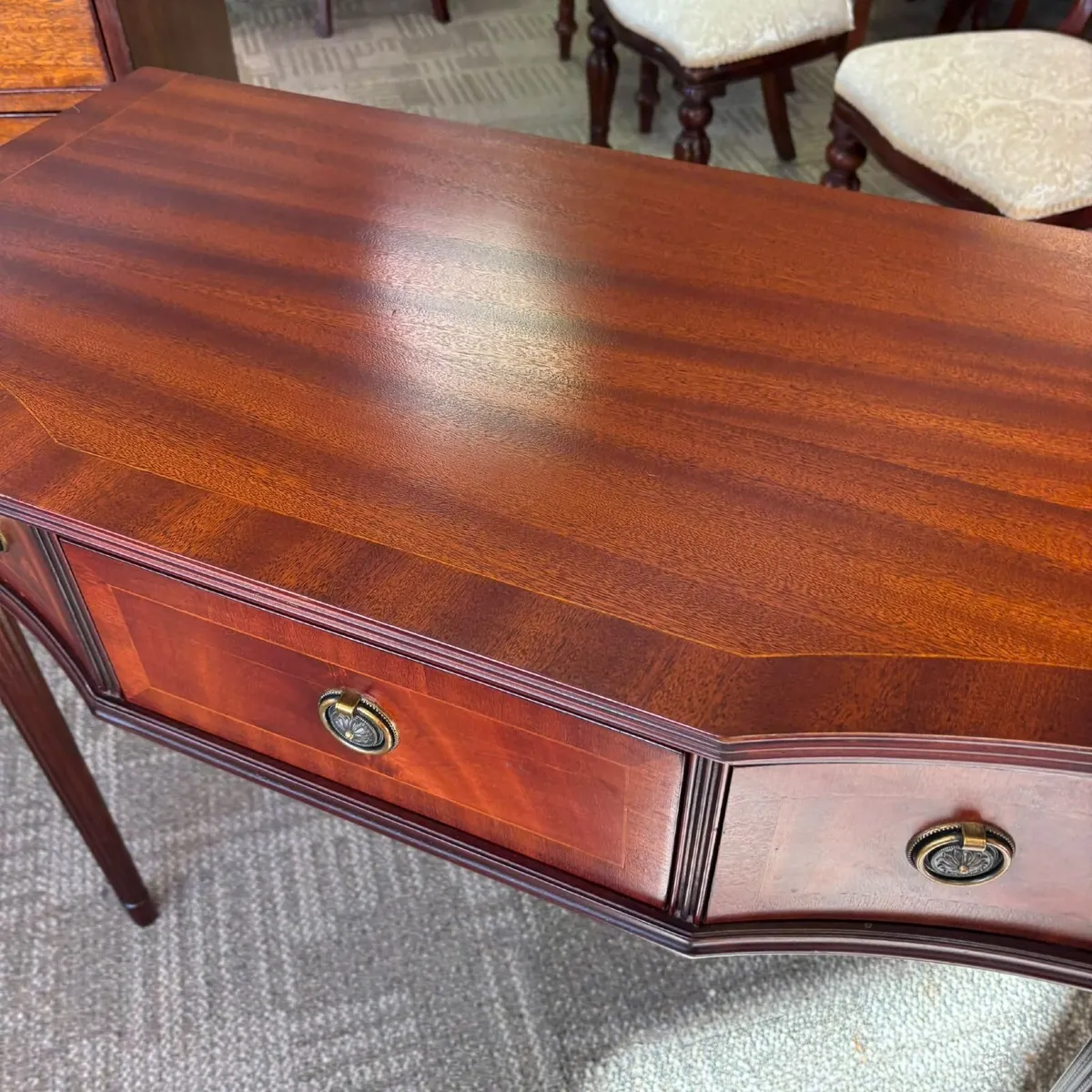 Beautiful mahogany flamed breakfront console table - Image 4