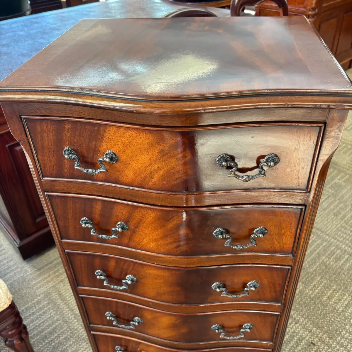 An elegant traditional mahogany tallboy chest ches - Image 2