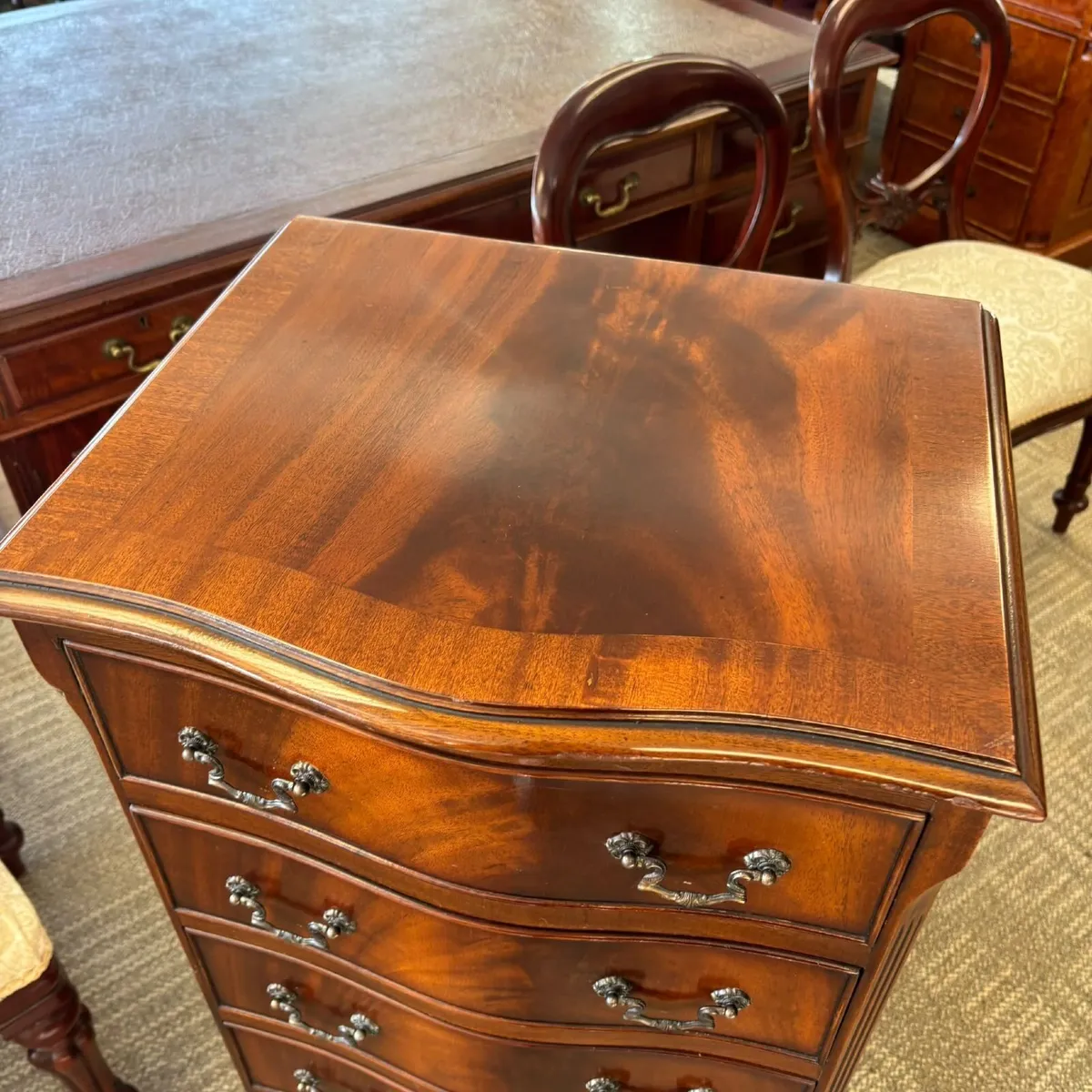 An elegant traditional mahogany tallboy chest ches - Image 3