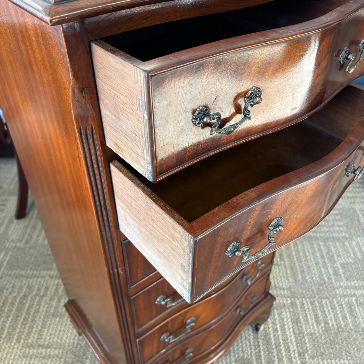 An elegant traditional mahogany tallboy chest ches - Image 4