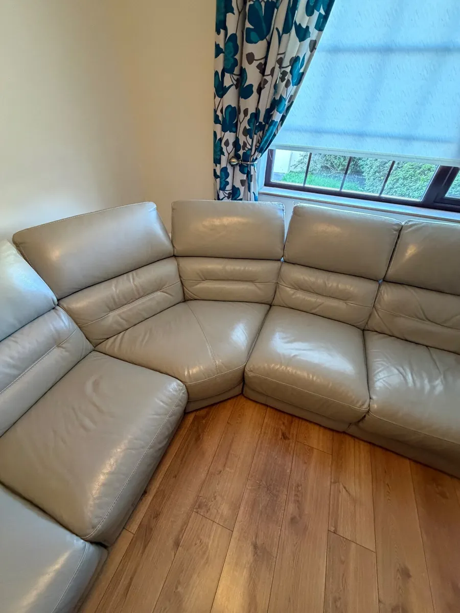 Recliner Cream Couch - Image 4