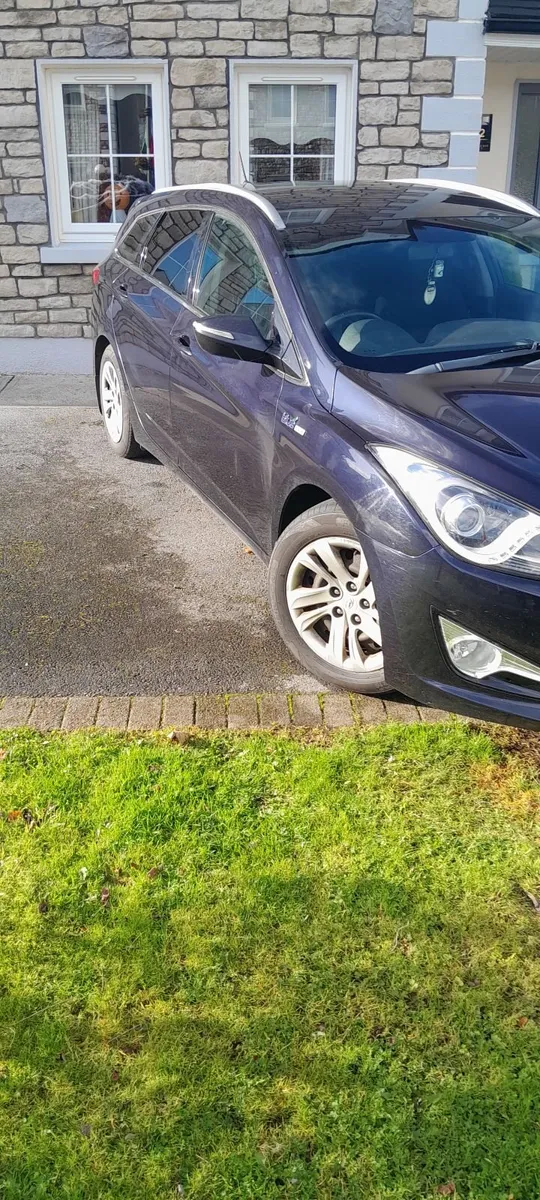 131 Hyundai i40 1.7 Comfort Blue Drive - Image 1