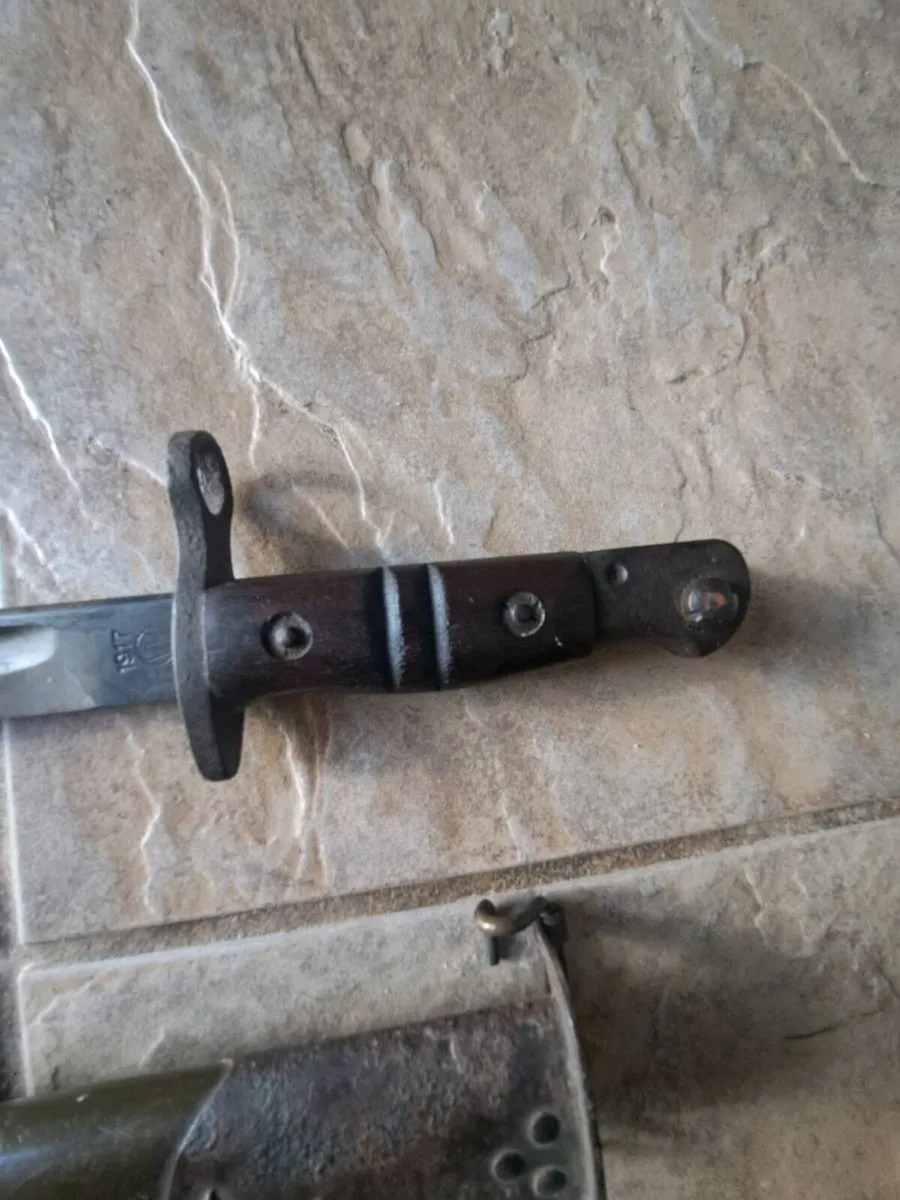 Baynet 1917 W sword with original Holder - Image 2