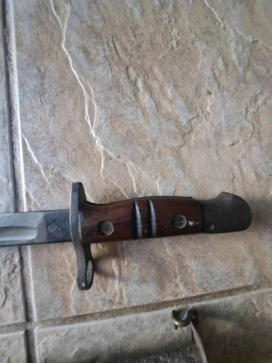 Baynet 1917 W sword with original Holder - Image 3