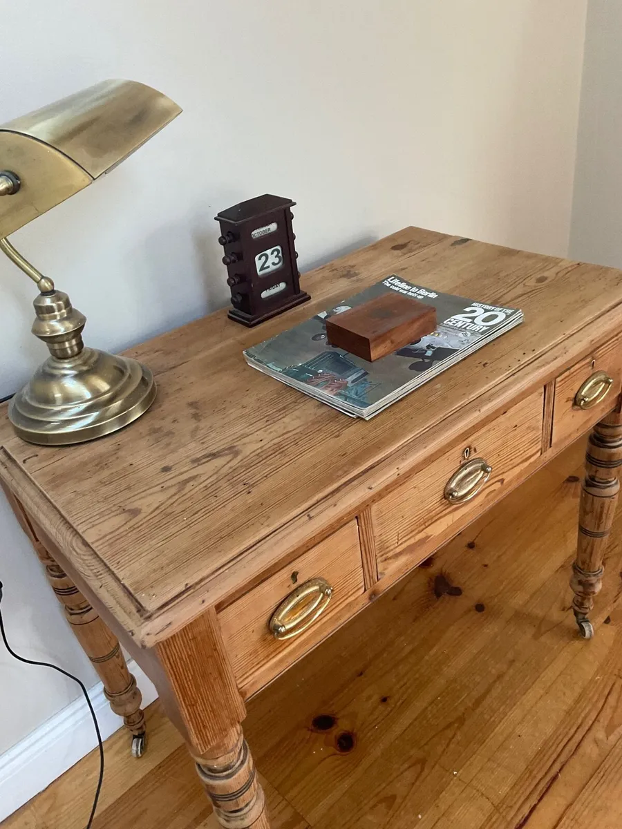 Antique refurbished pitch pine desk - Image 4