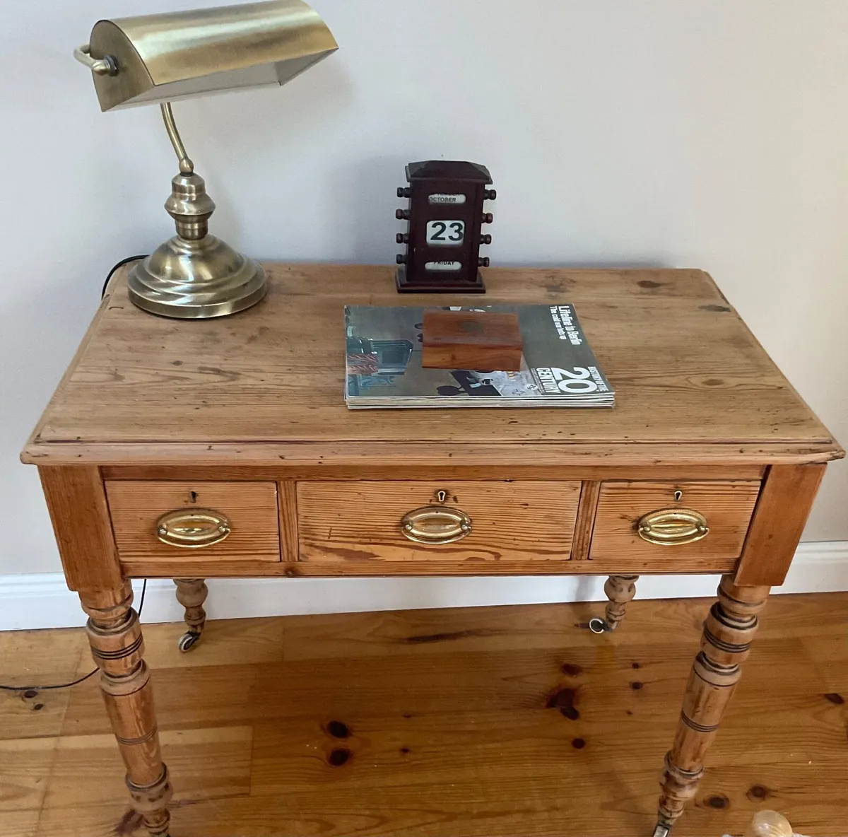Antique refurbished pitch pine desk - Image 2