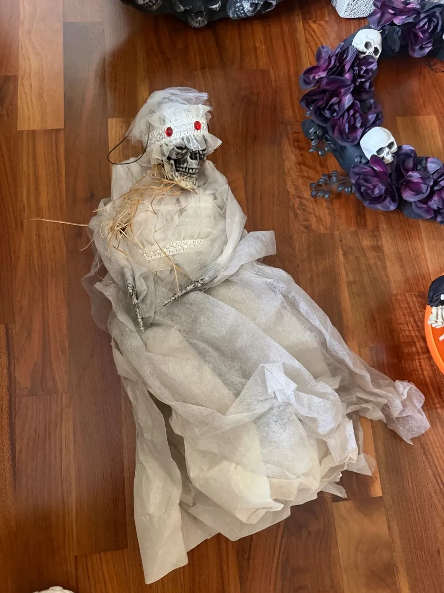 Halloween decor - Image 1