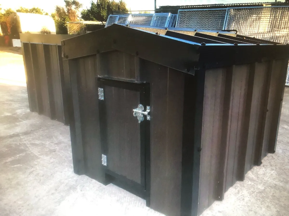 Insulated steel dog house - Image 4