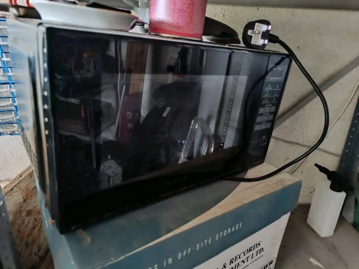 Microwave oven - Image 2