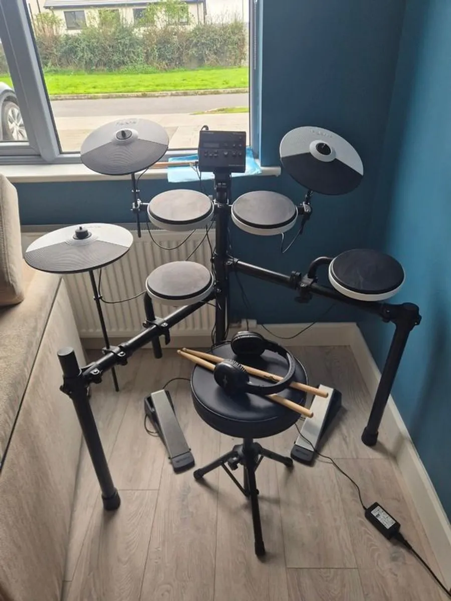 Electronic Drum Kit Roland - Image 1