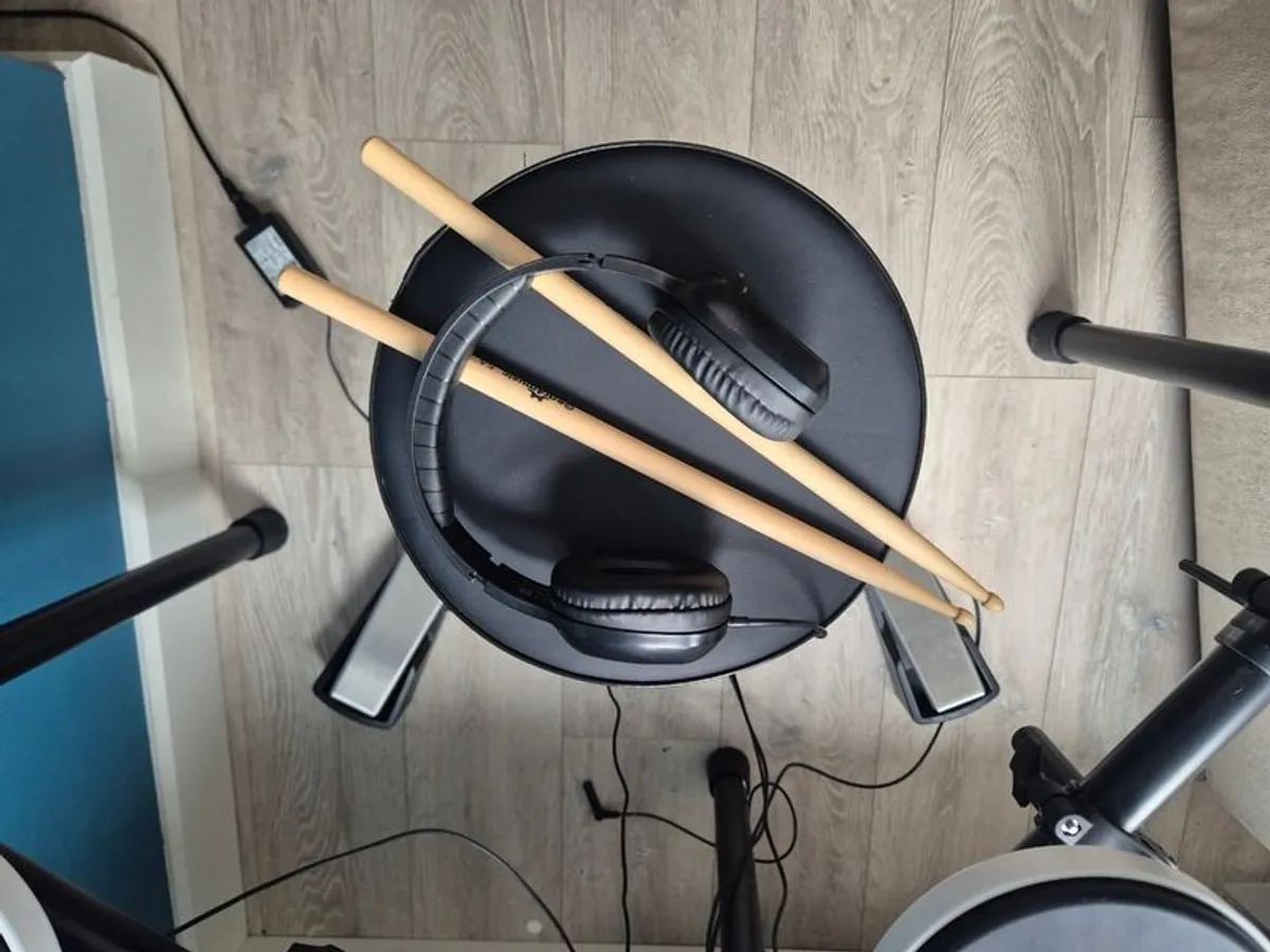 Electronic Drum Kit Roland - Image 2