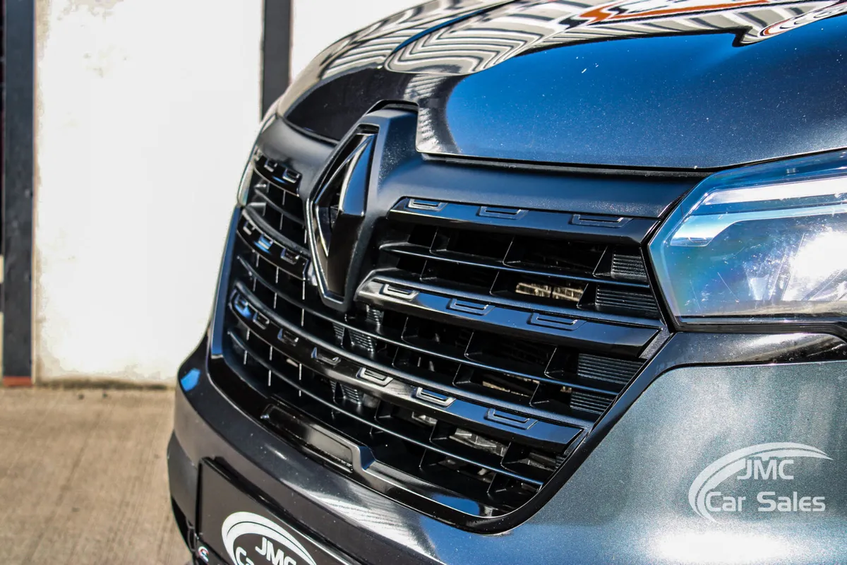 2024 RENAULT TRAFIC SPORT 150BHP - Image 3
