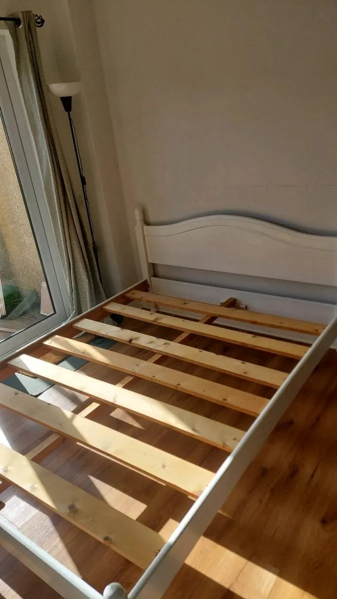 King sized bed - Image 2