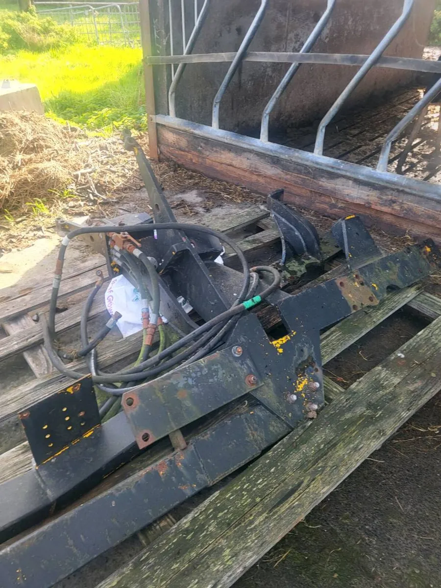 Front loader - Image 2