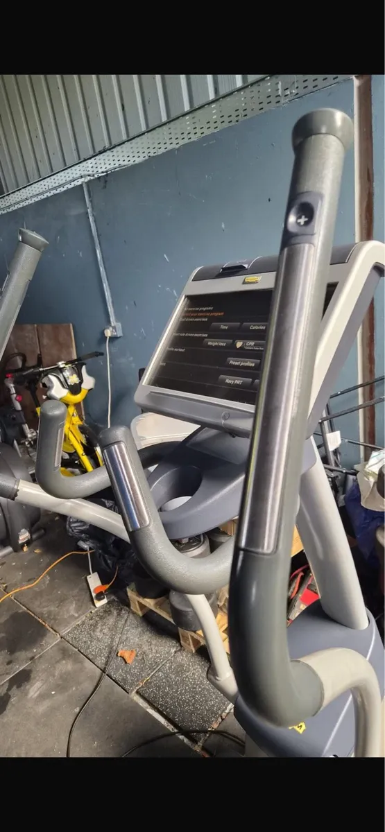 TECHNOGYM CROSSTRAINER - Image 3