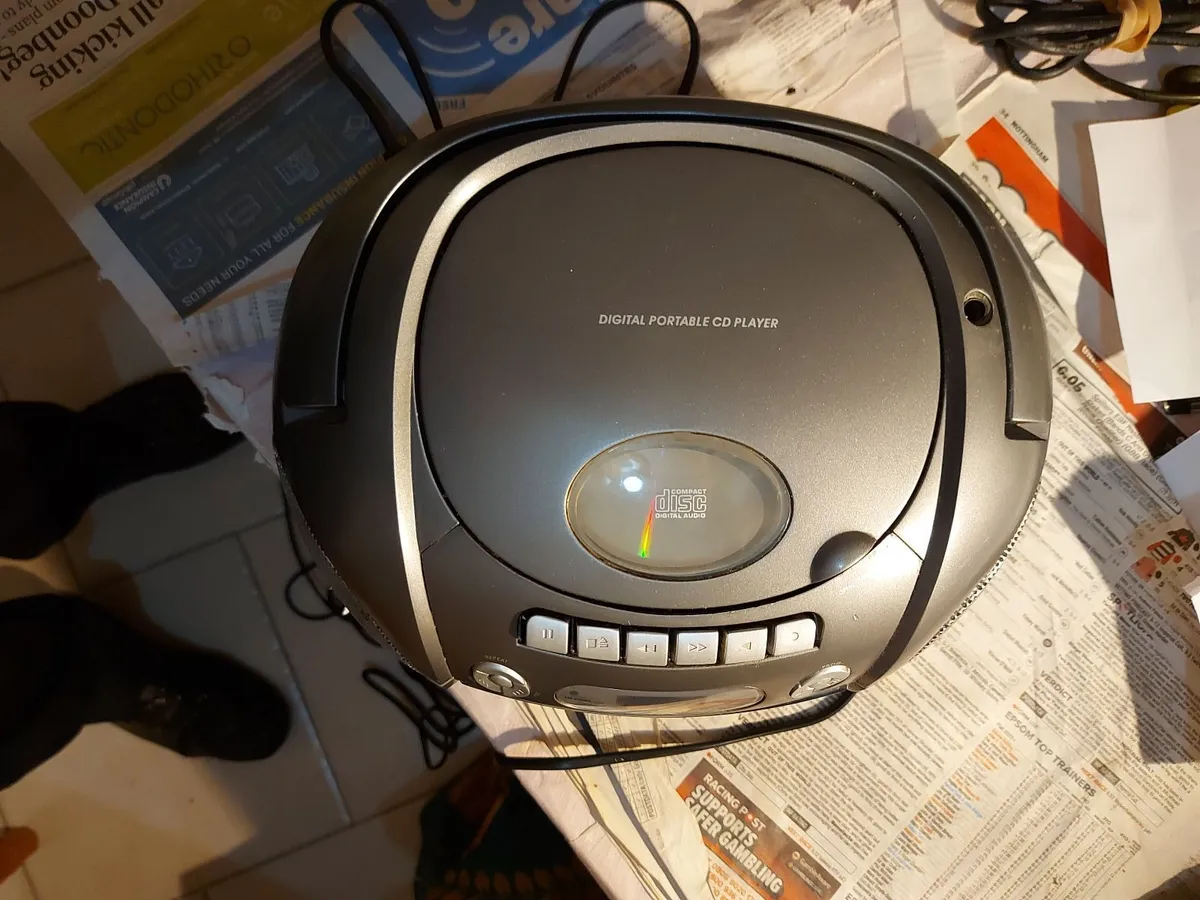 Logik CD Stereo With Cassette, Model LCCSTR10 - Image 1