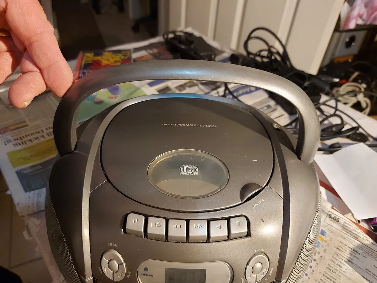 Logik CD Stereo With Cassette, Model LCCSTR10 - Image 2
