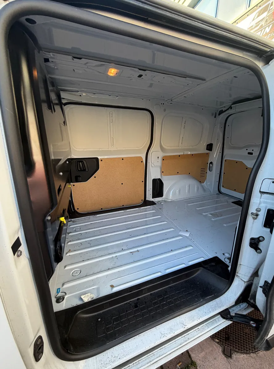 2024 Citroen Dispatch MWB - Image 3
