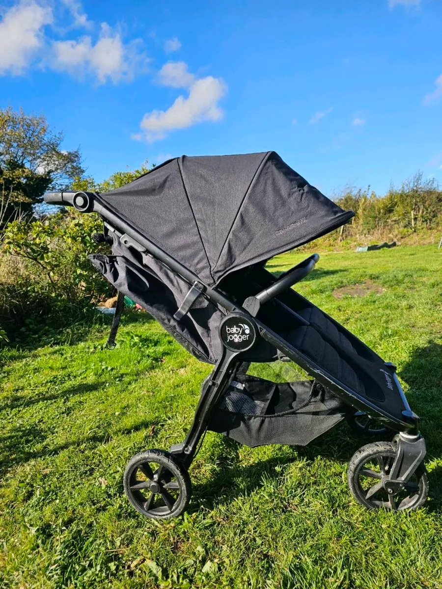 Baby Jogger GT2 Double with accessories - Image 2