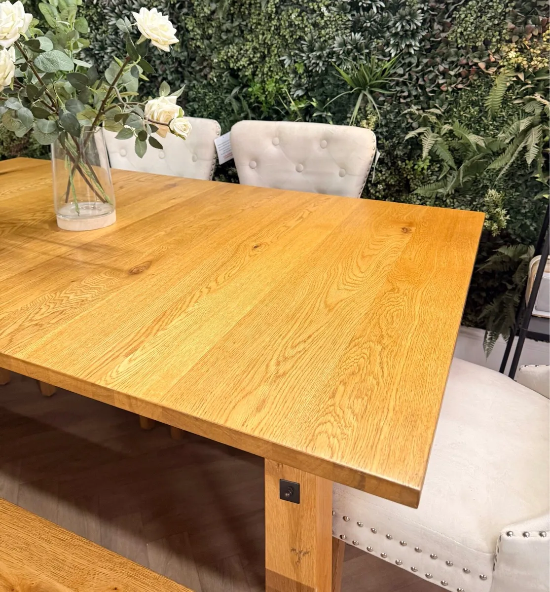 Solid oak dining table, 4 chairs & bench (Ex-displ - Image 4