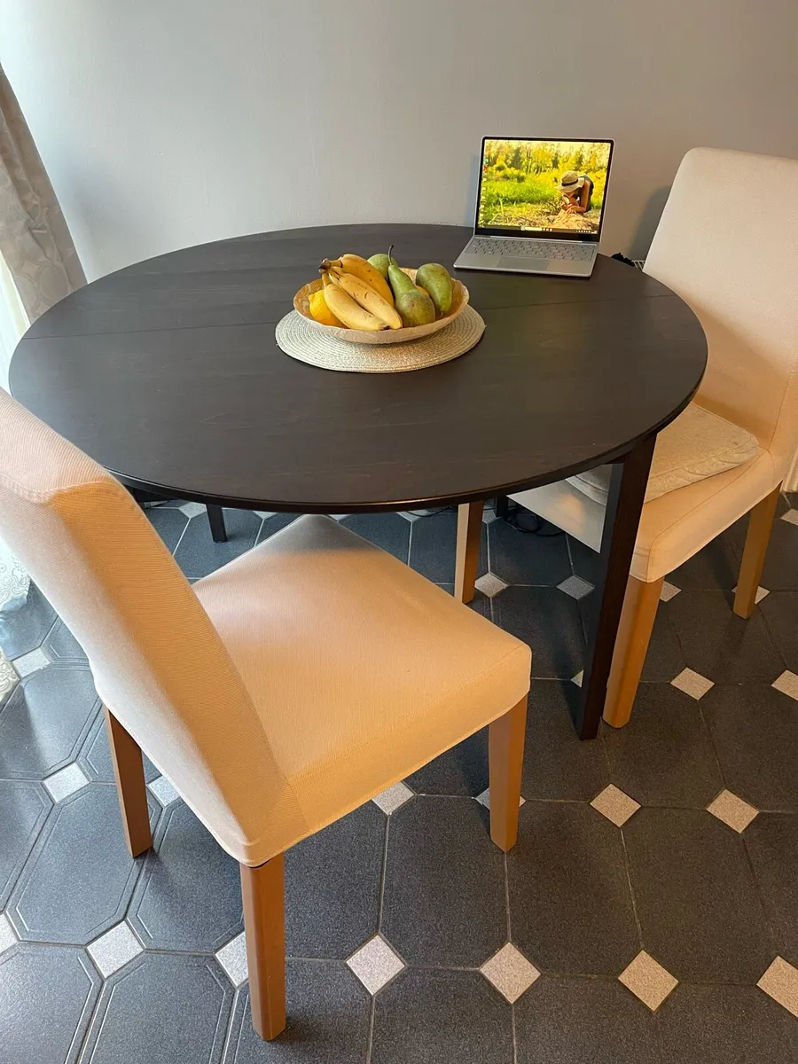Dining table - Image 2