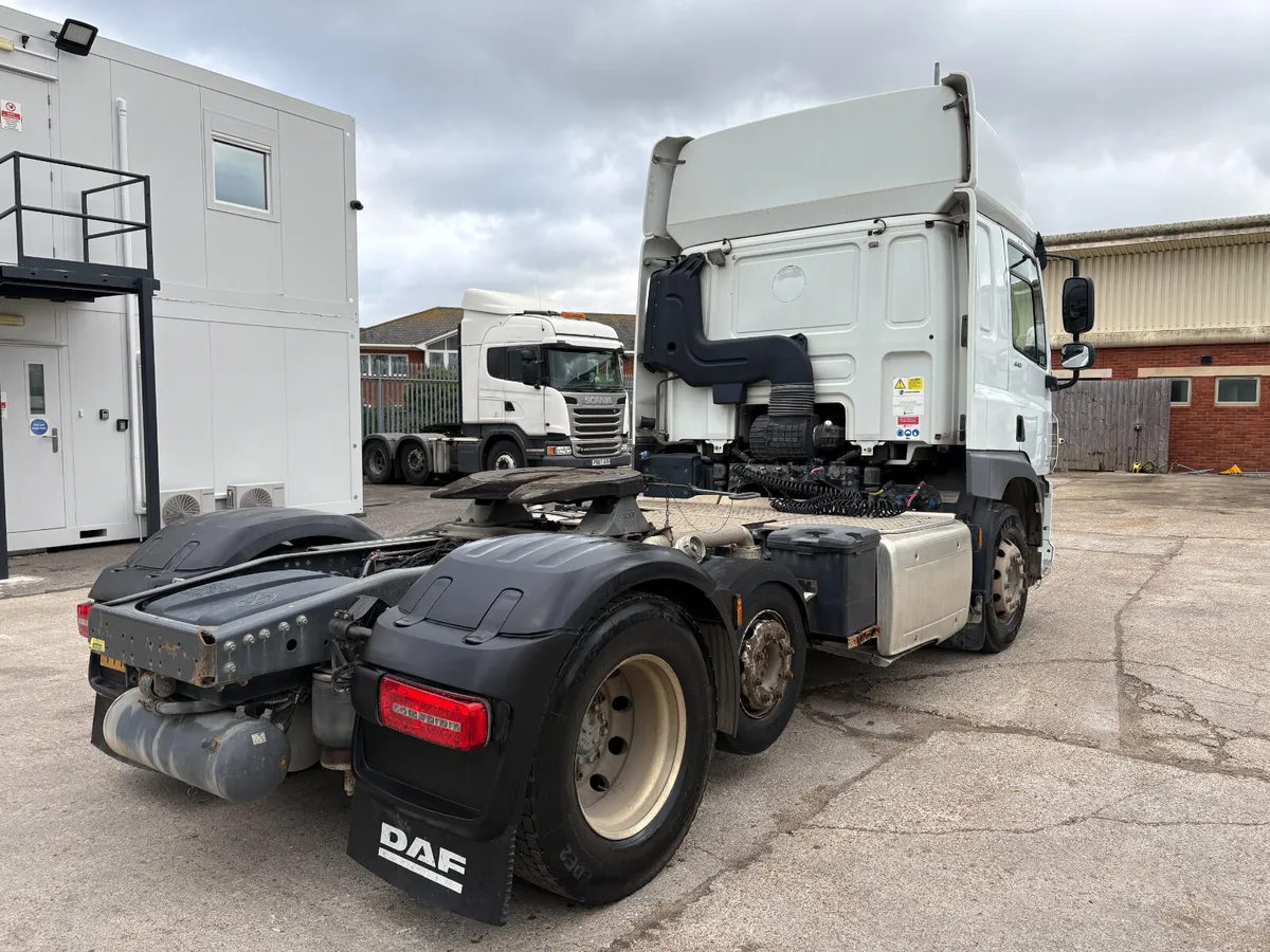 ONLY 411K KMS! DAF CF440 ONE OWNER - Image 4