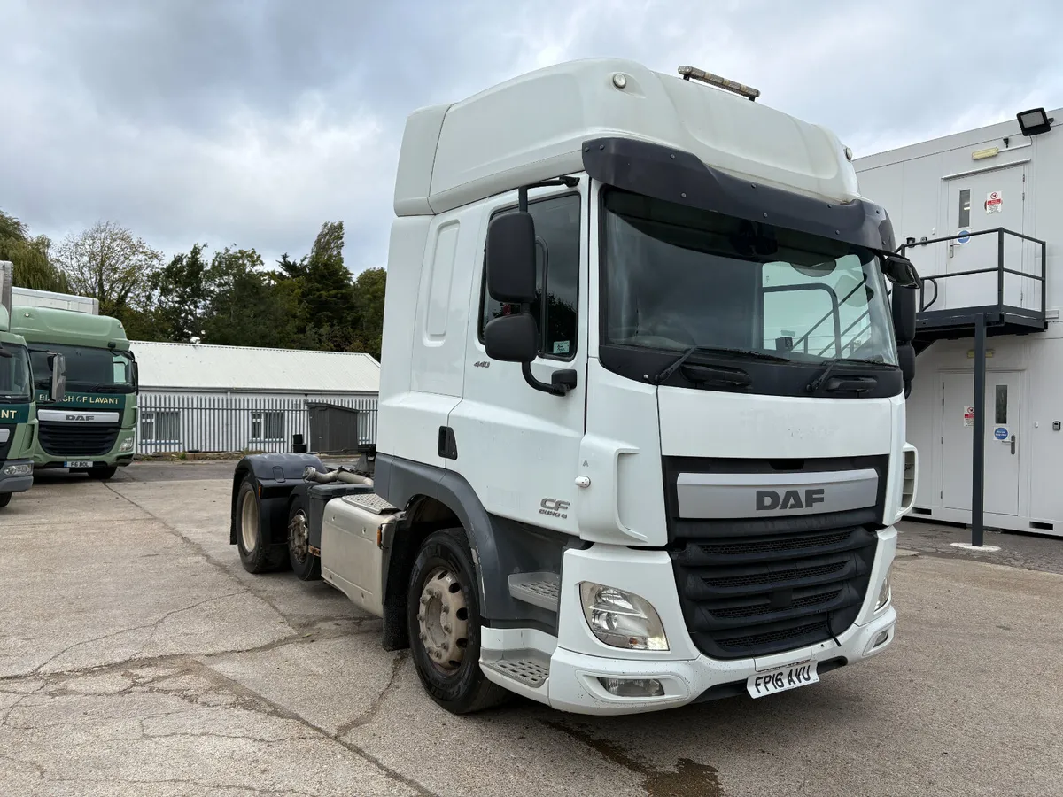 ONLY 411K KMS! DAF CF440 ONE OWNER - Image 1