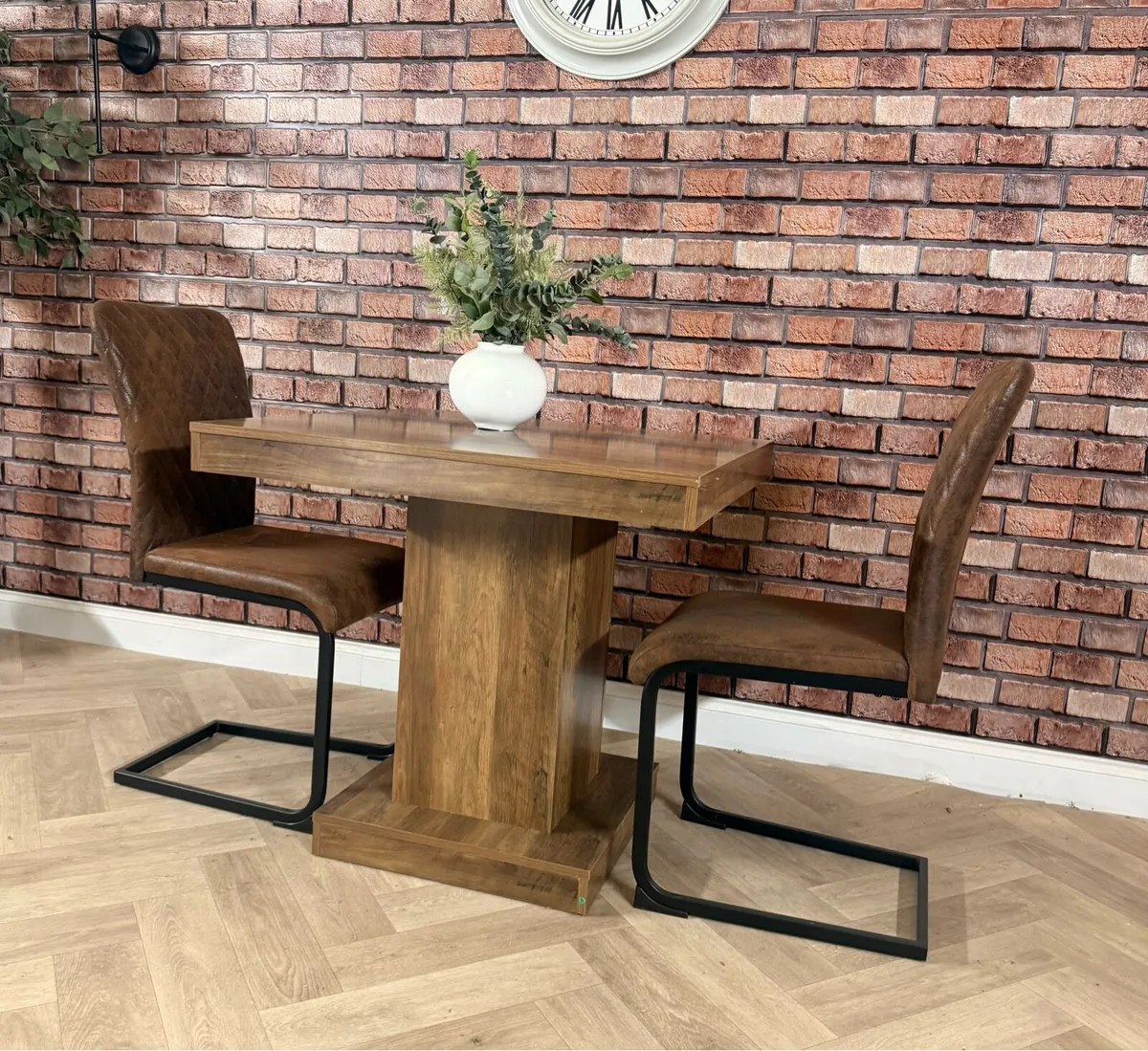 New* Pedestal base dining table with 2 chairs - Image 2