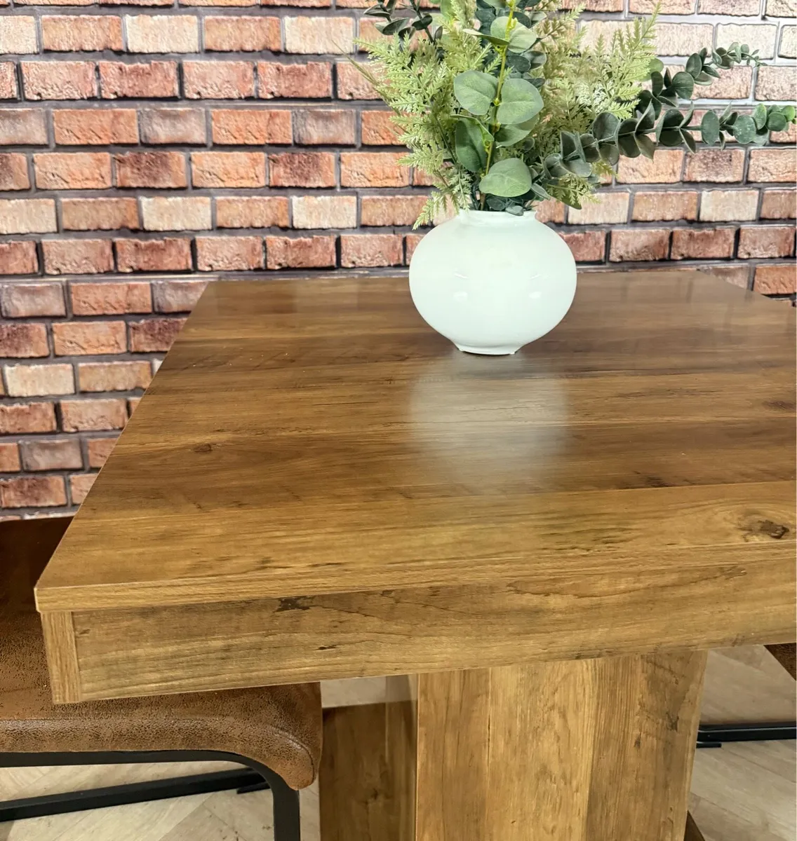 New* Pedestal base dining table with 2 chairs - Image 4