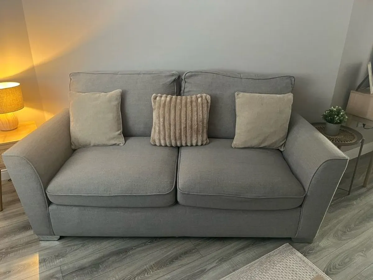 3 +2 sofa - Image 2