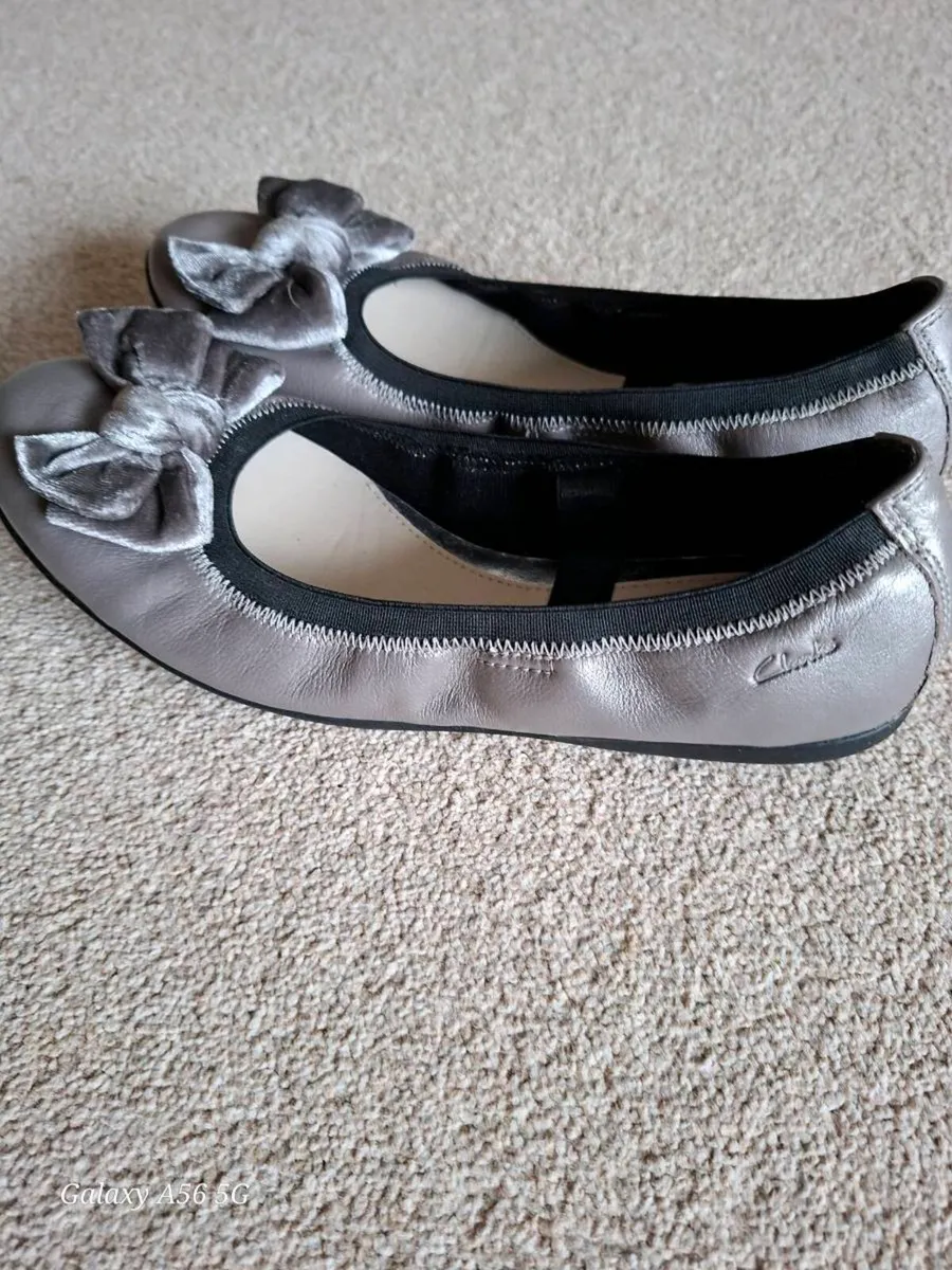 Clarkes pumps - Image 2
