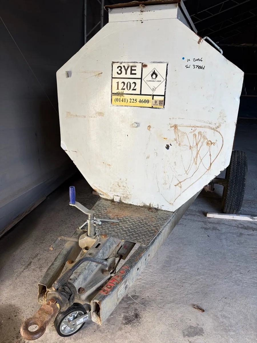 Main 2000 Litre Single Axle Bunded Fuel Bowser - Image 3
