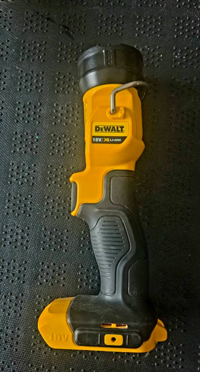 Dewalt  lamp  LED  BRAND NEW - Image 4