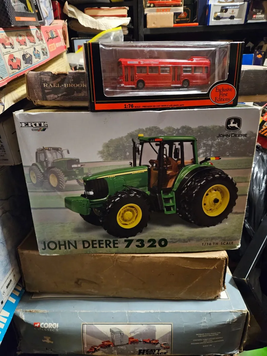 Britain's ERTL John Deere Tractor 1.16