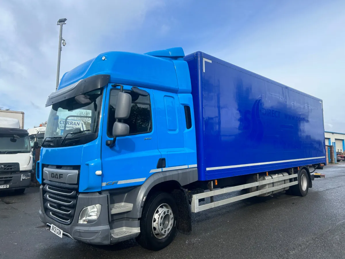 2021 Daf cf 260 18 ton box with tail lift - Image 1