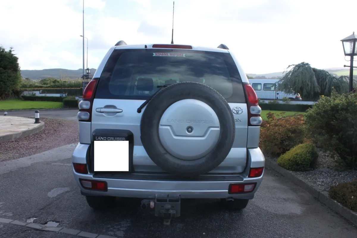 Toyota Land Cruiser LC LWB GX, 2006 - Image 2