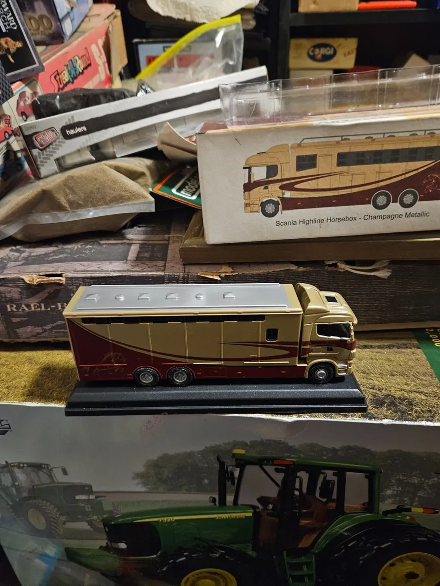 Corgi Atlas Horse Box - Image 3