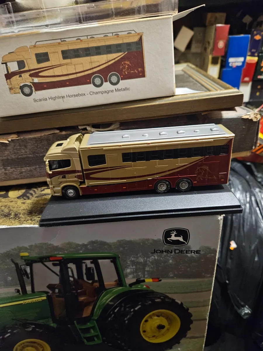 Corgi Atlas Horse Box - Image 1
