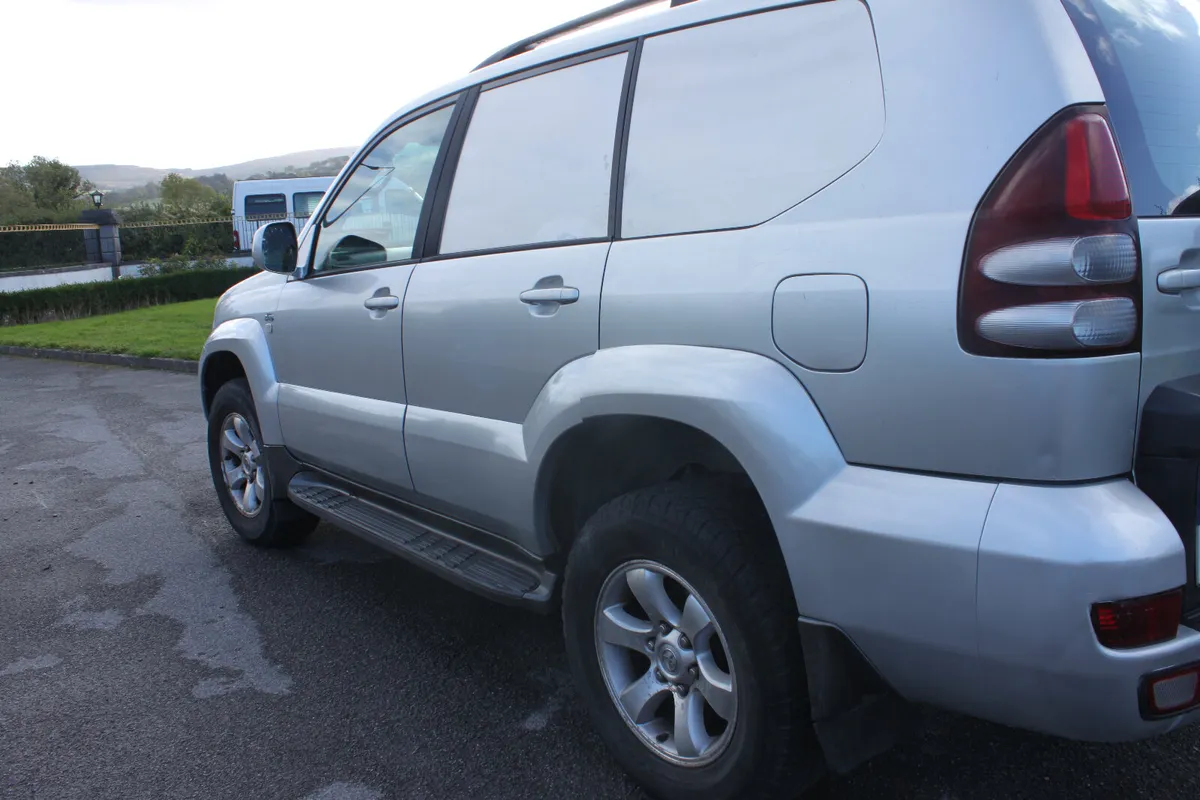 Toyota Land Cruiser LC LWB GX, 2006 - Image 4