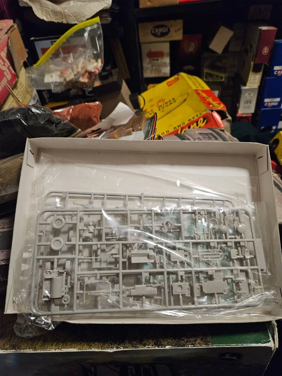 Airfix Fujimi Carrier Flight Deck and Tractor - Image 4