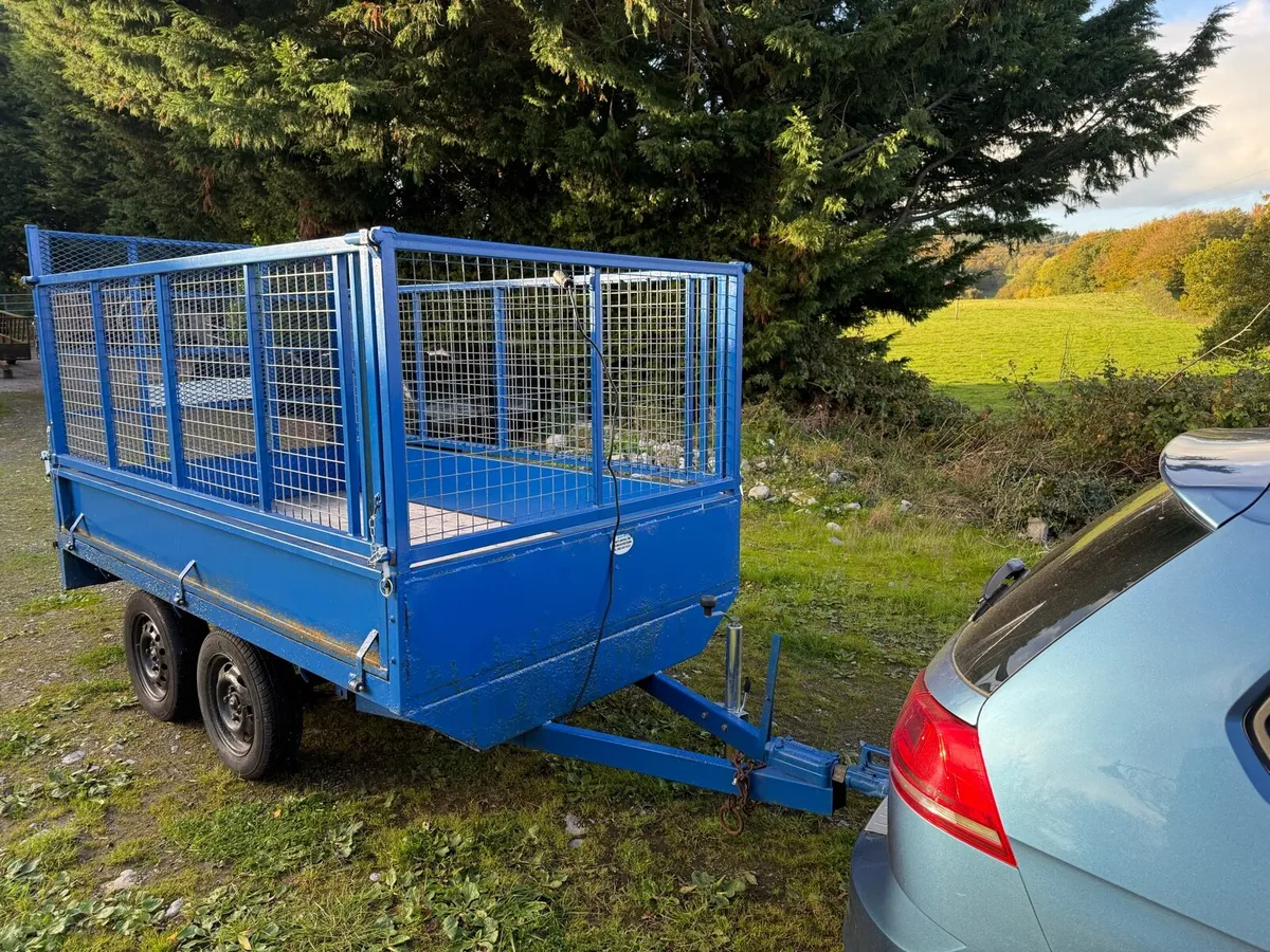 Trailer - Image 1