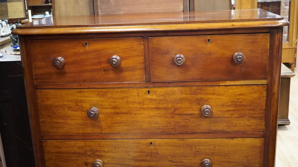 Victorian Mahogany Chest of Drawers - Image 4
