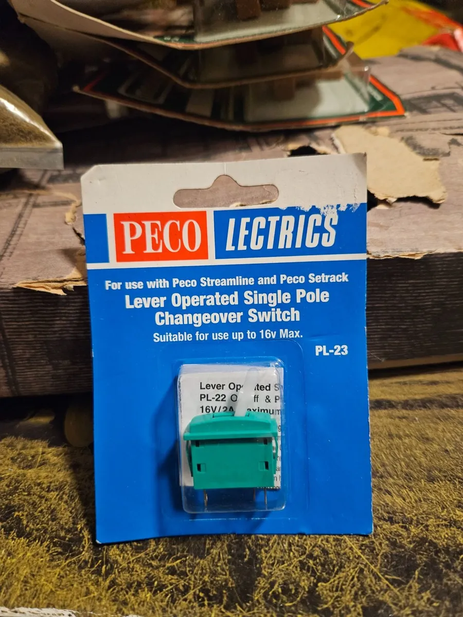 Hornby Peco OO Gauge Change Over Switch