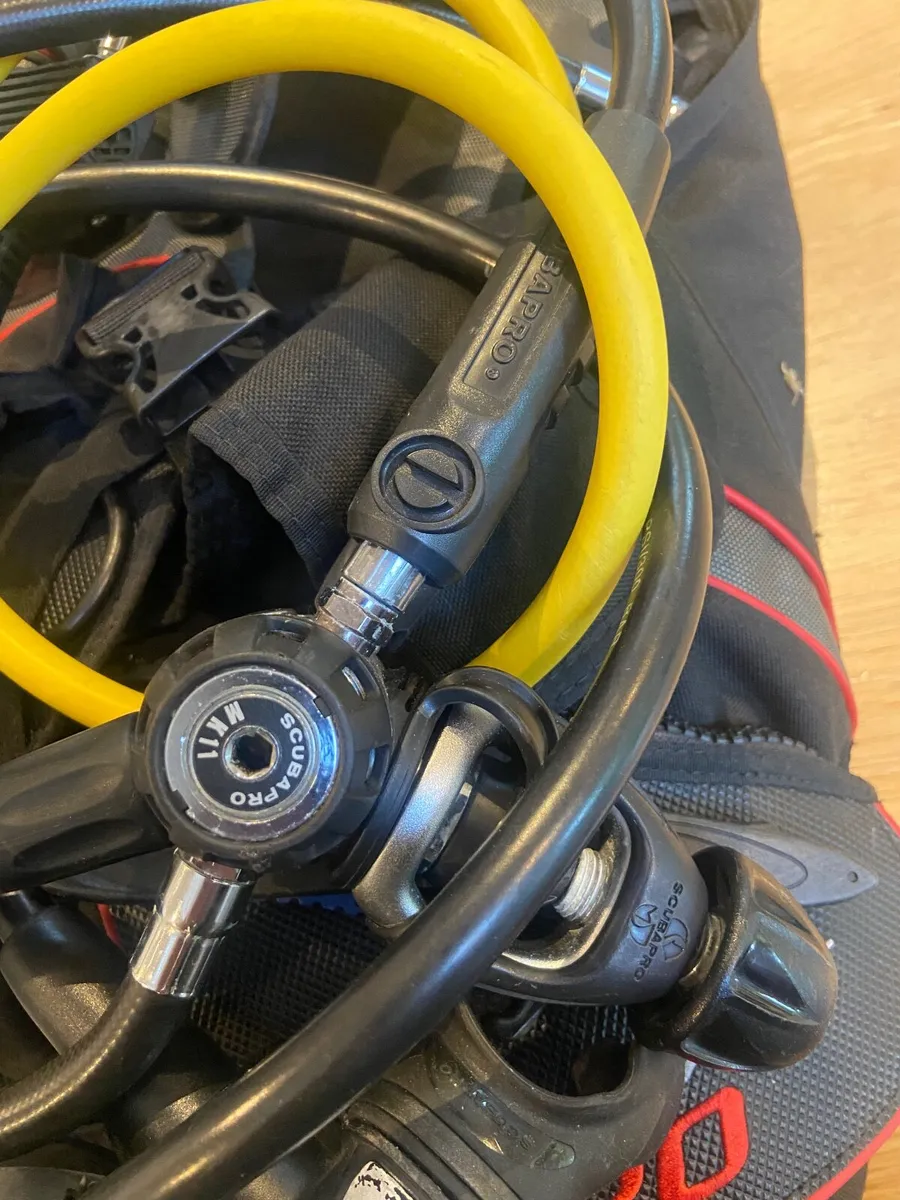 Scubapro Scubadiving Regulator + BCD - Image 2