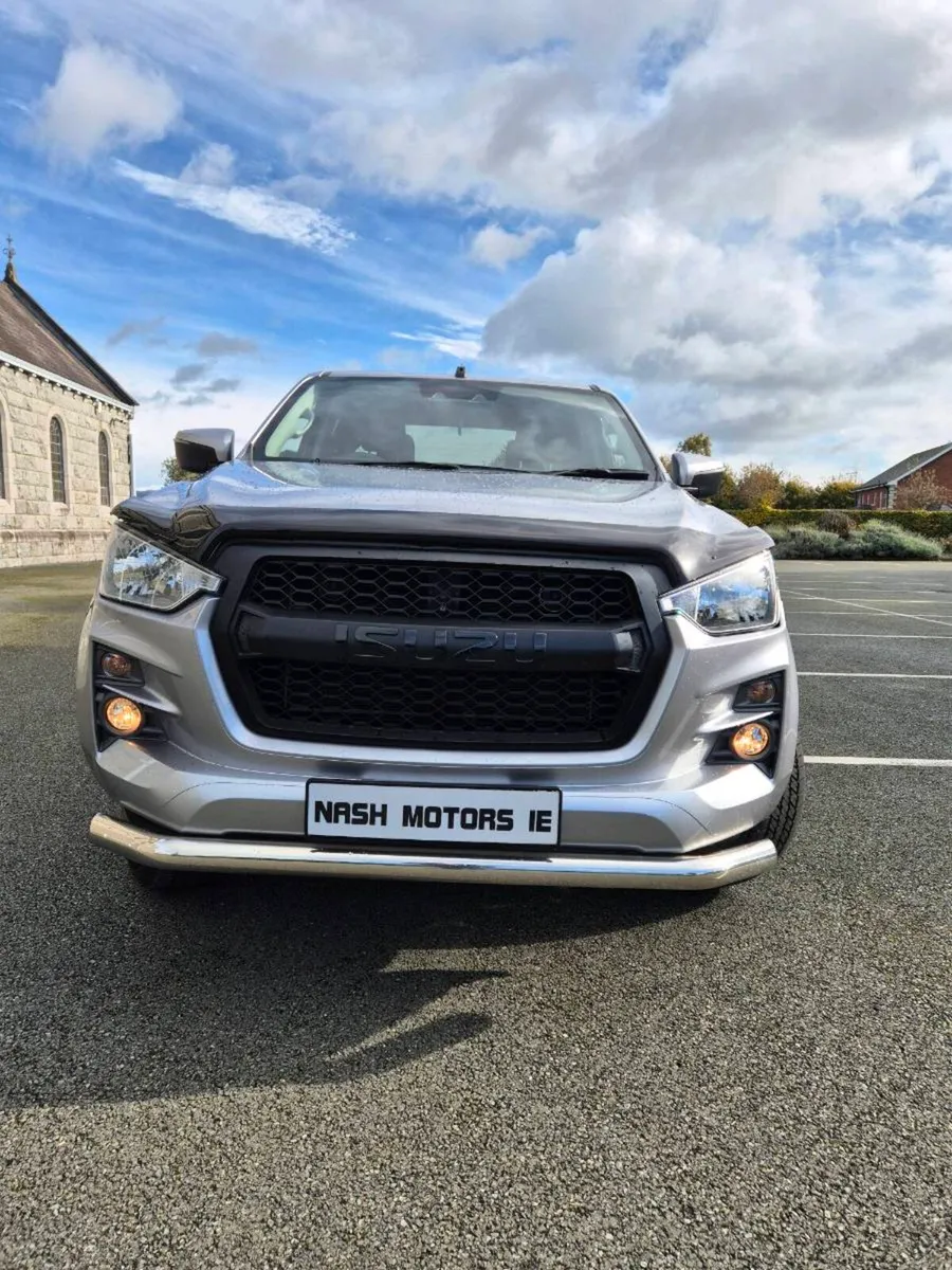 2024 isuzu dmax NO VAT - Image 3