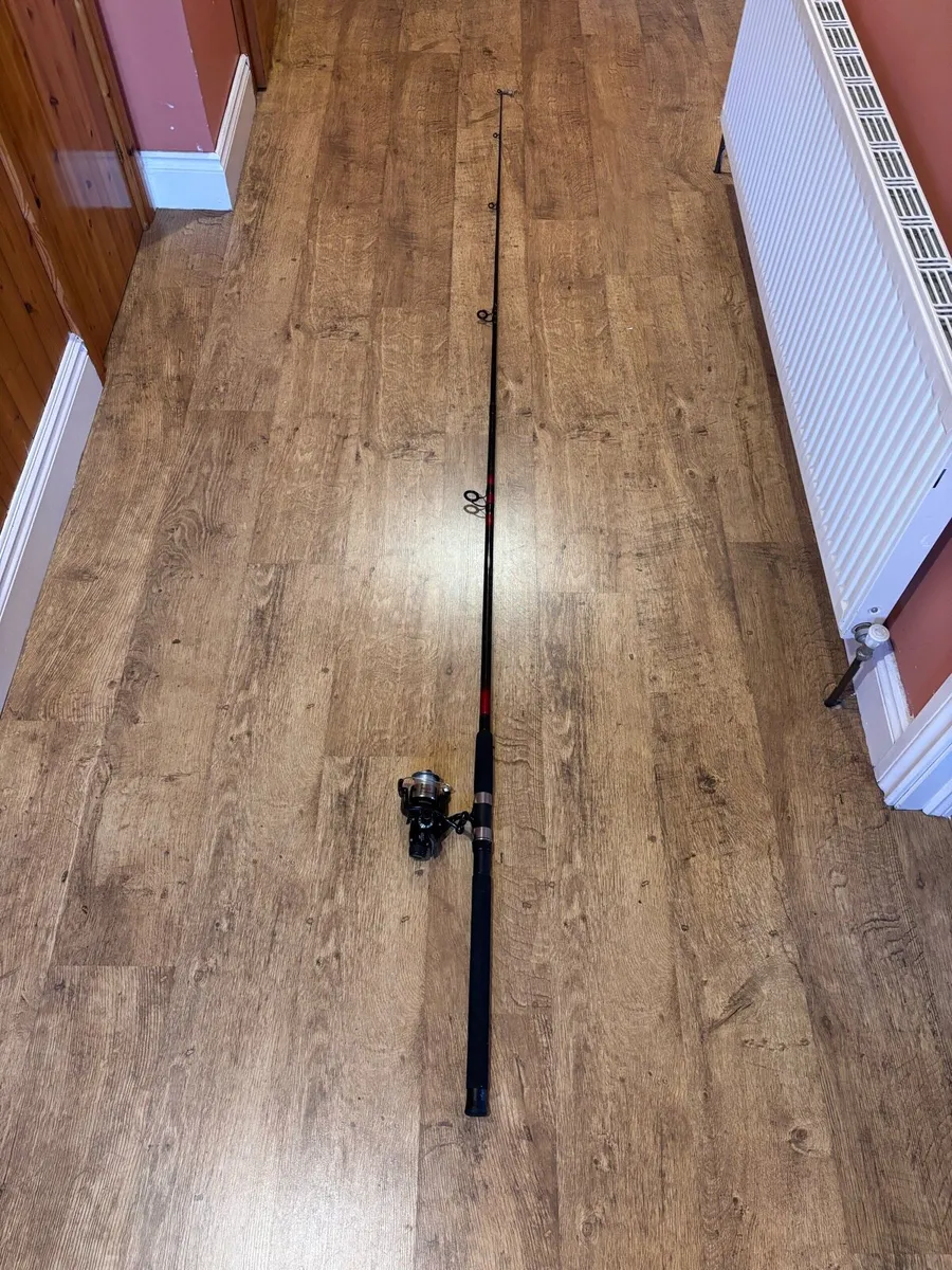 9ft Fishing Rod & Full Bait Box - Image 2