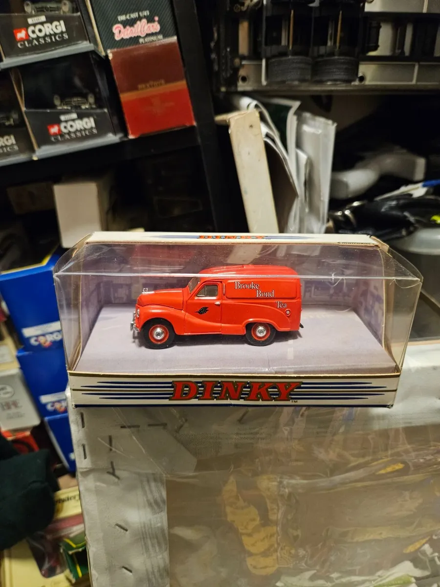 Dinky Brooke Bond Tea Van - Image 1
